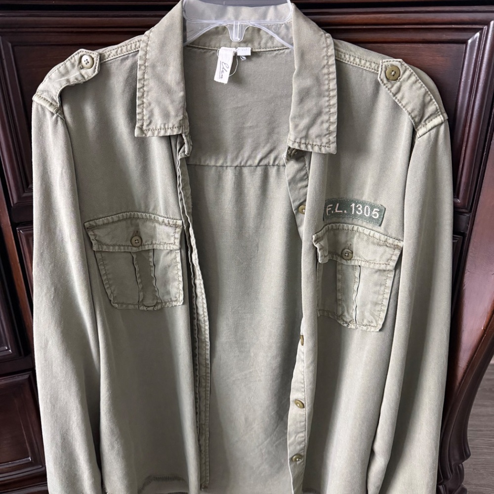 ELAN OLIVE GREEN SHACKET/BUTTON DOWN SHIRT SIZE MEDIUM M